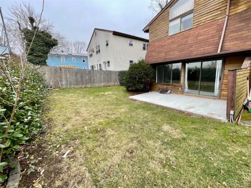 33 Roanoke Avenue, Rye, NY 10573 - Photo 11 of 12