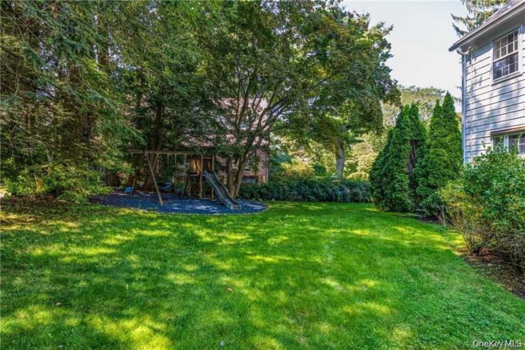 25 Jerome Avenue, New Rochelle, NY 10804 - Photo 23 of 29