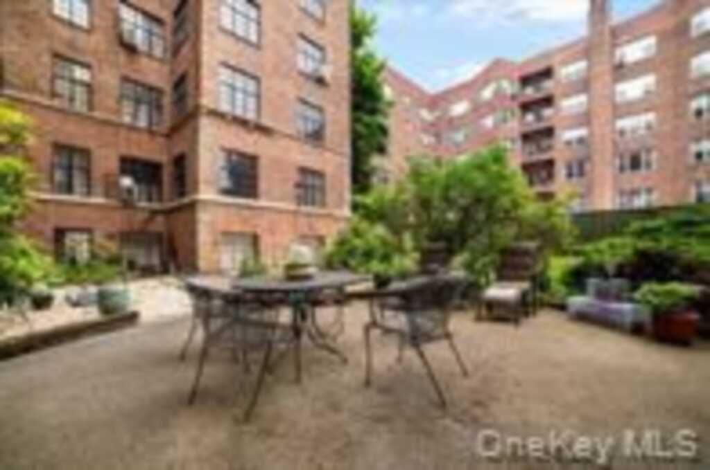 292 Main Street, Unit #6H, White Plains, NY 10601 - Photo 16 of 19