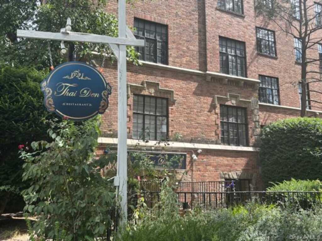 292 Main Street, Unit #6H, White Plains, NY 10601 - Photo 17 of 19