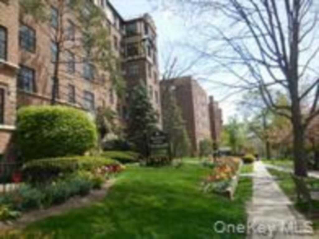 292 Main Street, Unit #6H, White Plains, NY 10601 - Photo 18 of 19