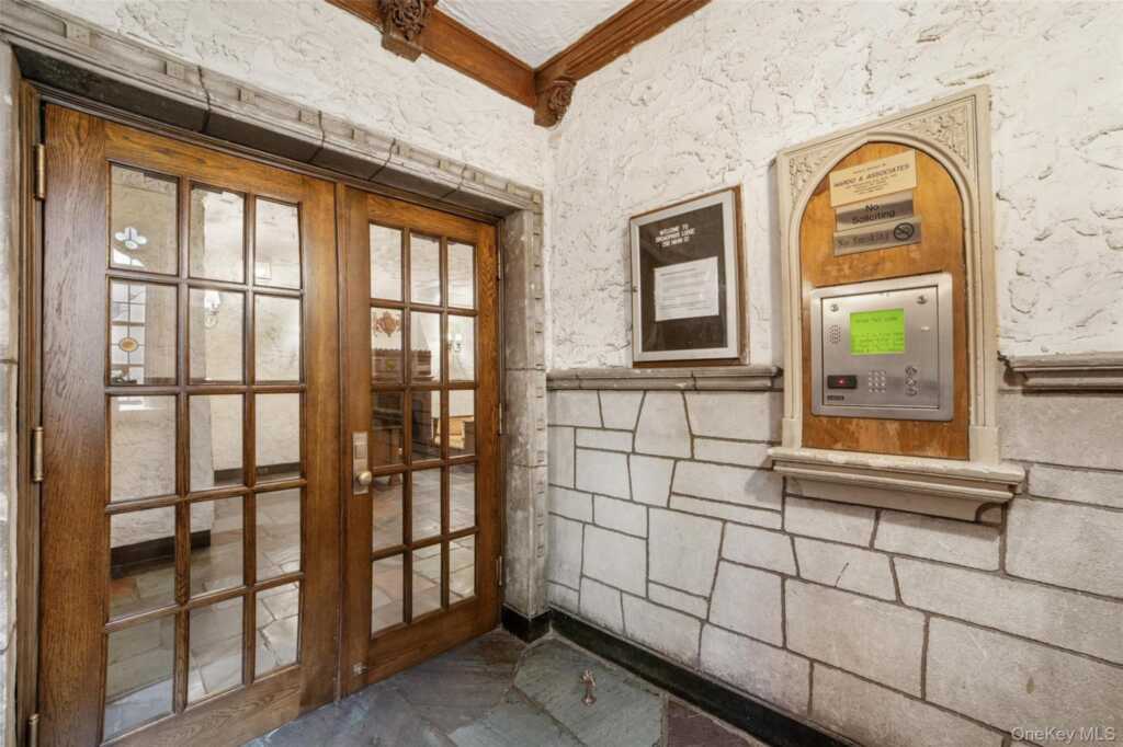 292 Main Street, Unit #6H, White Plains, NY 10601 - Photo 3 of 19