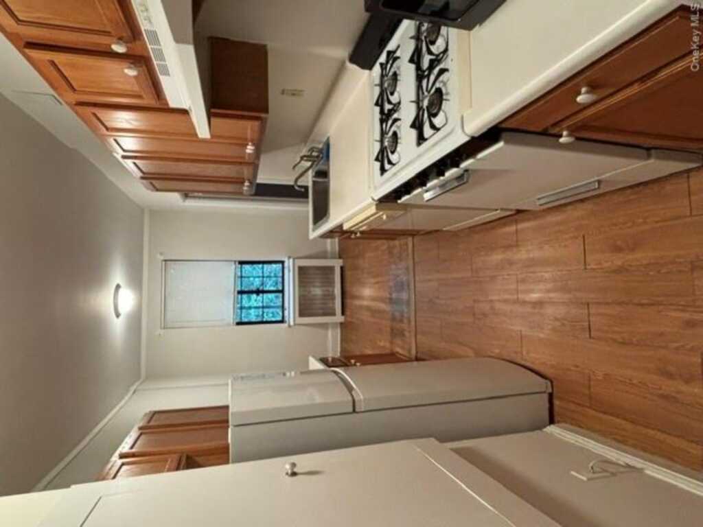 292 Main Street, Unit #6H, White Plains, NY 10601 - Photo 7 of 19
