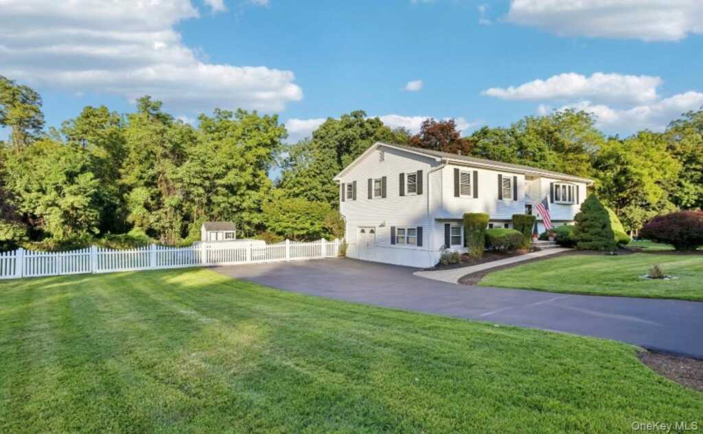 5 Pine Drive, Stony Point, NY 10980 - Photo 2 of 27