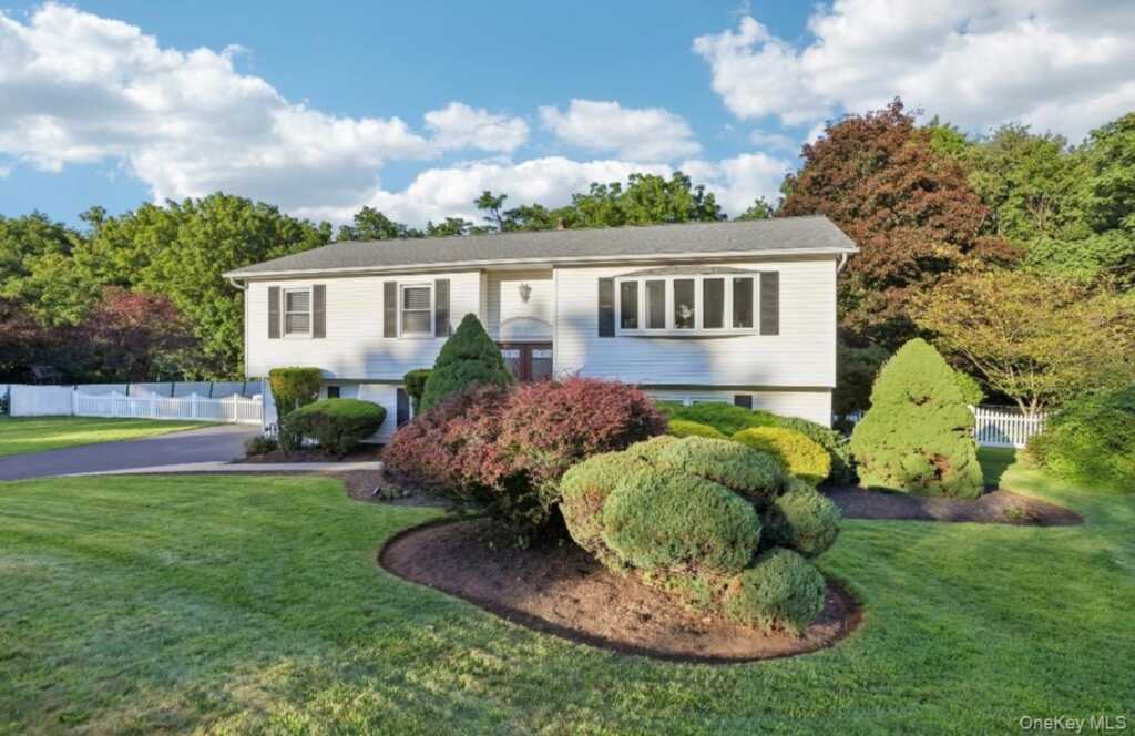 5 Pine Drive, Stony Point, NY 10980 - Photo 3 of 27