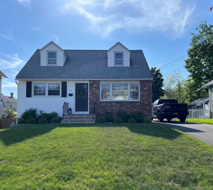 57 Riverside Drive, Suffern, NY 10901