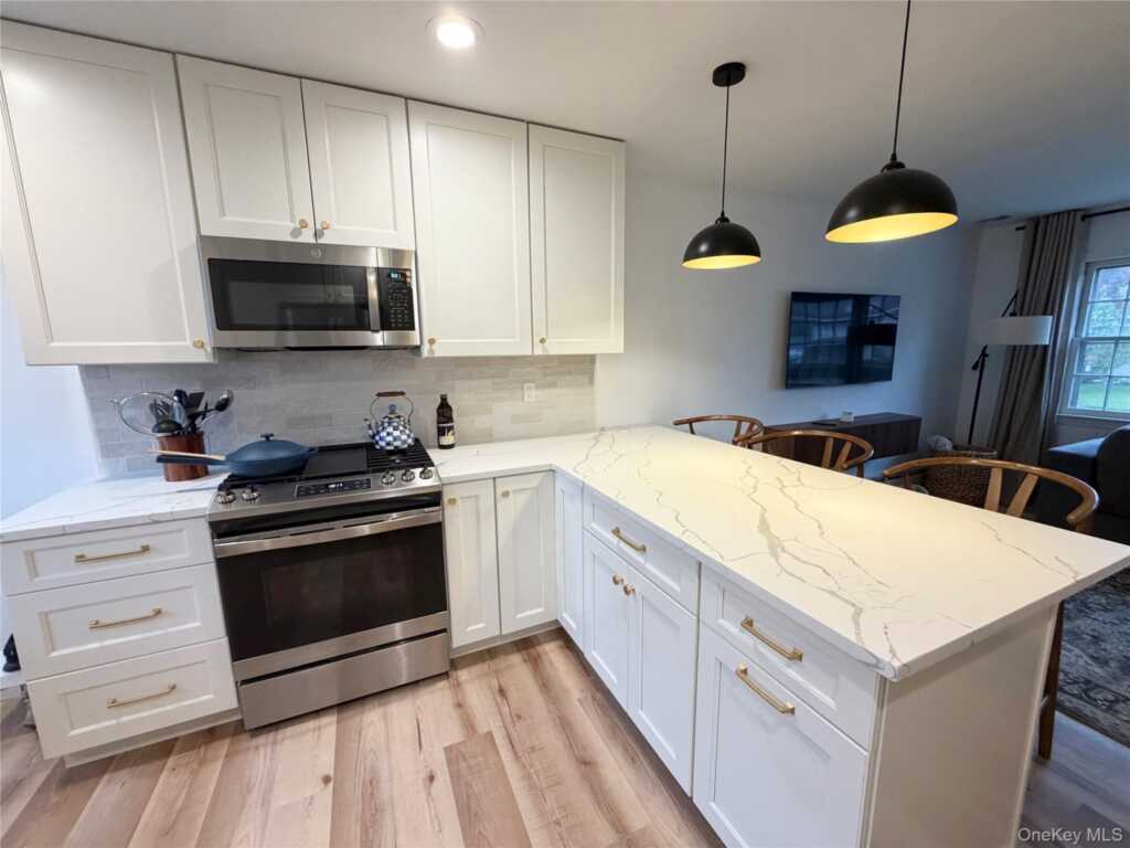57 Riverside Drive, Suffern, NY 10901 - Photo 4 of 10