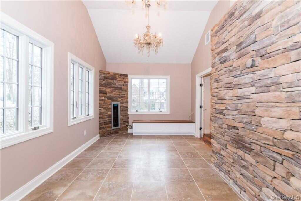 1 Elizabeth Road, New Rochelle, NY 10804 - Photo 11 of 23