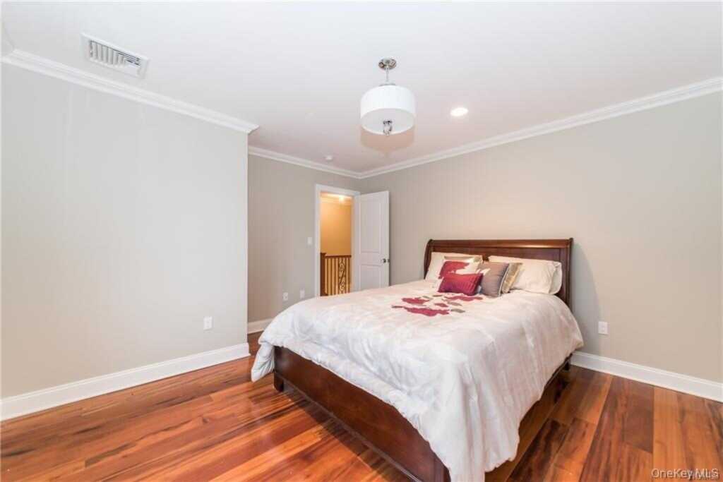 1 Elizabeth Road, New Rochelle, NY 10804 - Photo 20 of 23