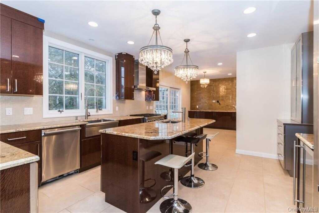 1 Elizabeth Road, New Rochelle, NY 10804 - Photo 3 of 23