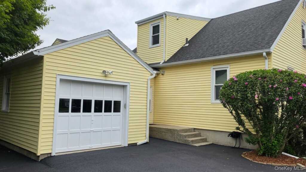 27 Haines Boulevard, Rye, NY 10573 - Photo 4 of 15