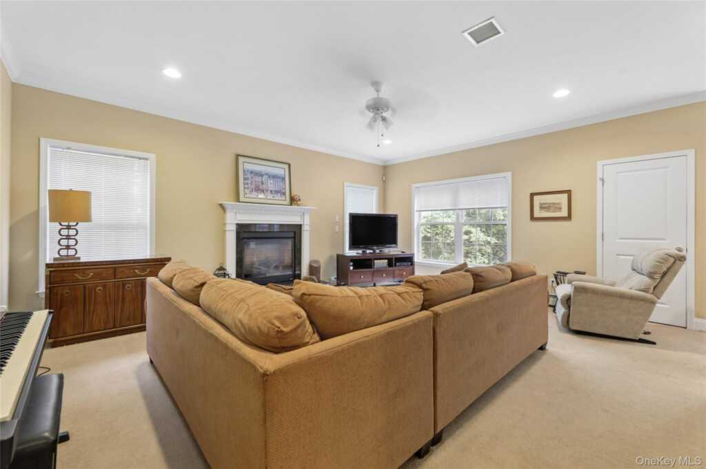 220 N Little Tor Road, New City, NY 10956 - Photo 20 of 45