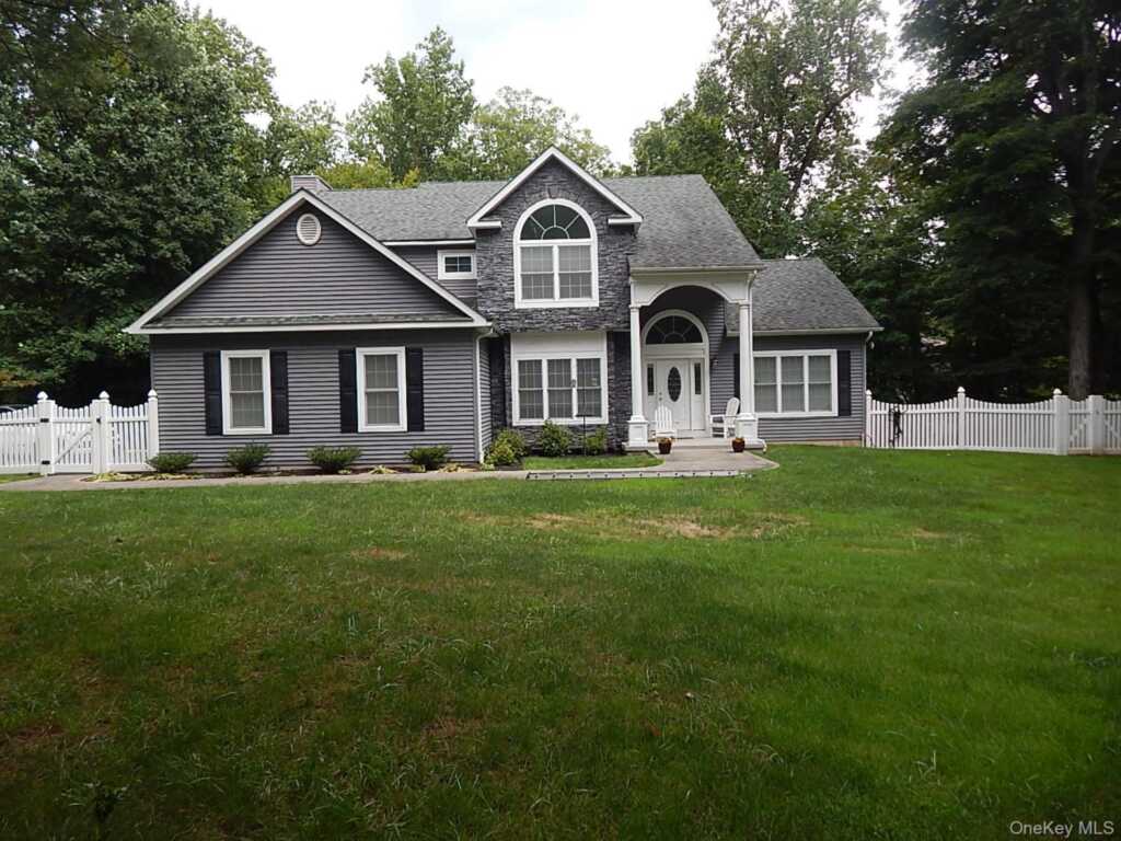 220 N Little Tor Road, New City, NY 10956 - Photo 3 of 45