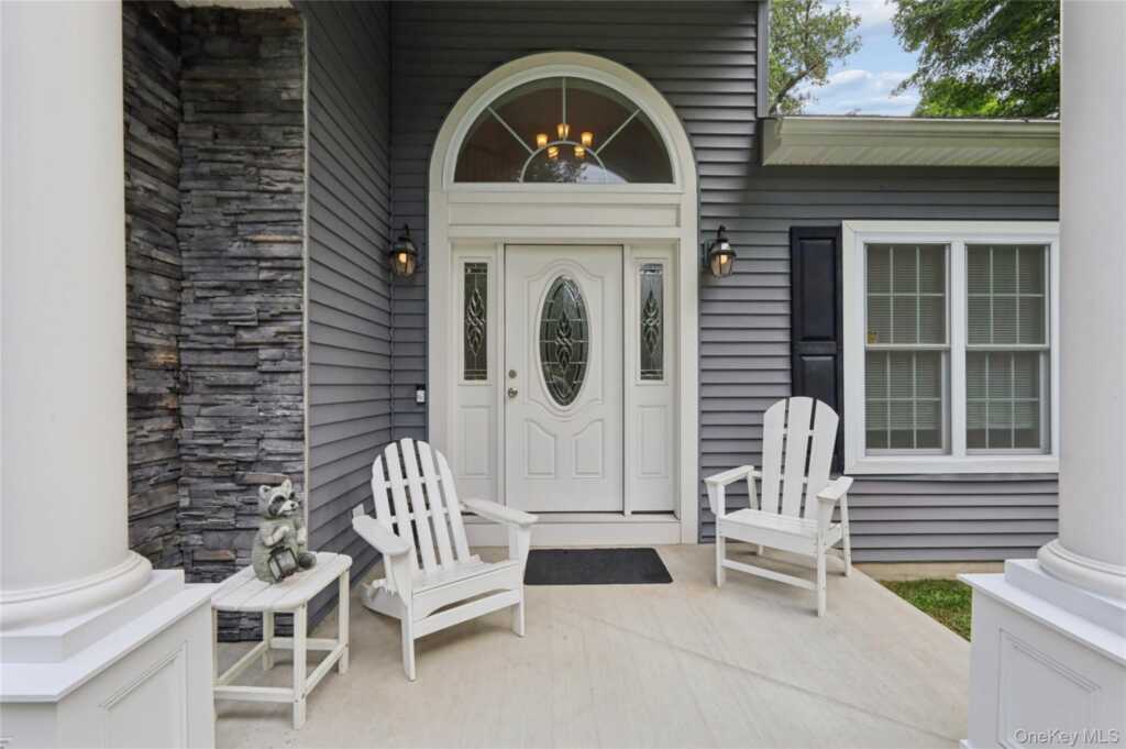 220 N Little Tor Road, New City, NY 10956 - Photo 4 of 45