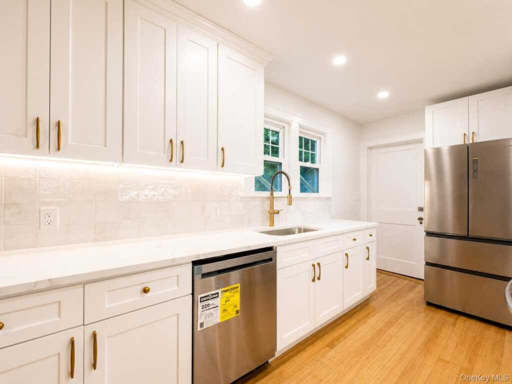 42 Crestview Street, Unit #2, New Rochelle, NY 10801 - Photo 7 of 18