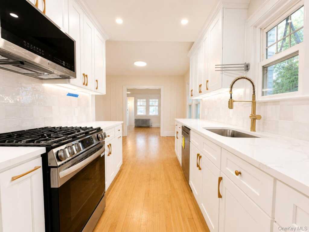 42 Crestview Street, Unit #2, New Rochelle, NY 10801 - Photo 8 of 18