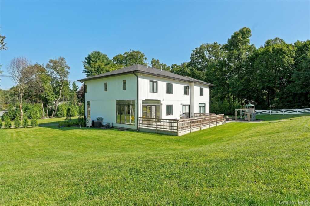 131 spook rock Road, Suffern, NY 10901 - Photo 39 of 49