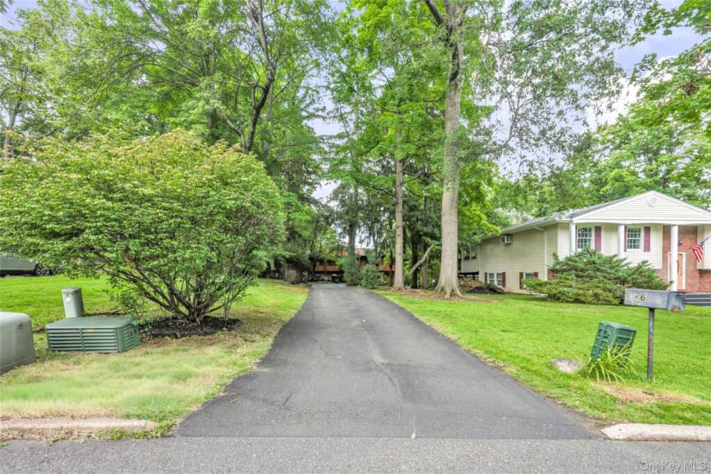 6 Arrow Lane, New City, NY 10956 - Photo 13 of 16