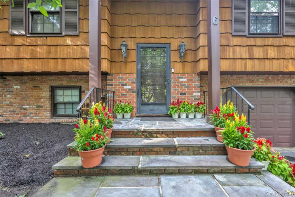 6 Arrow Lane, New City, NY 10956 - Photo 2 of 16