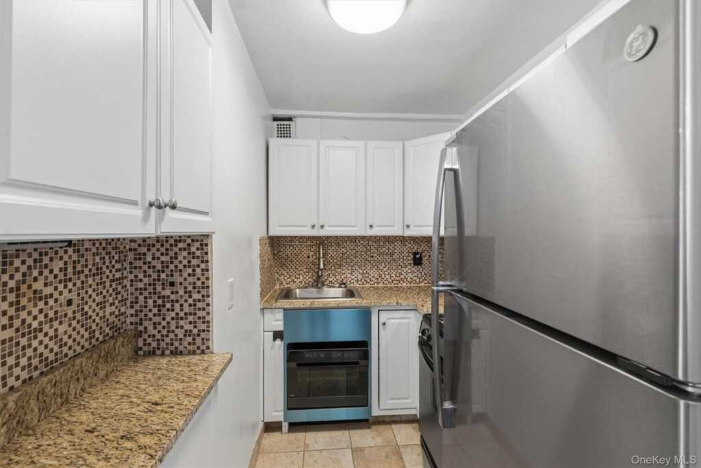 16 Lake Street, Unit #7J, White Plains, NY 10603 - Photo 13 of 30