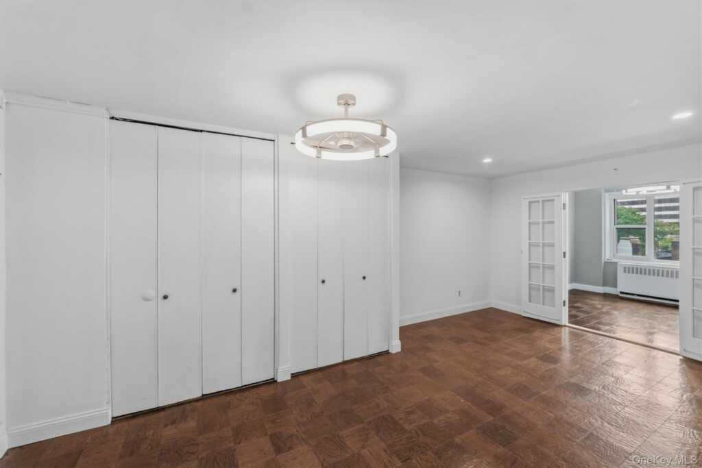16 Lake Street, Unit #7J, White Plains, NY 10603 - Photo 17 of 30
