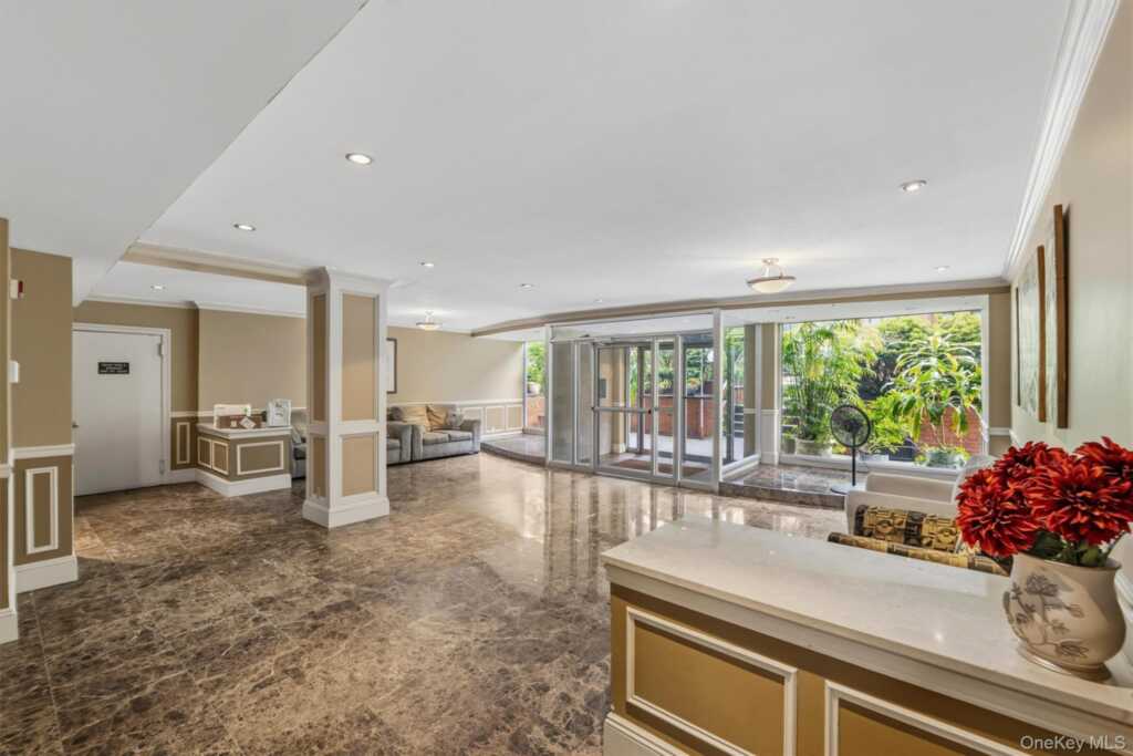 16 Lake Street, Unit #7J, White Plains, NY 10603 - Photo 2 of 30