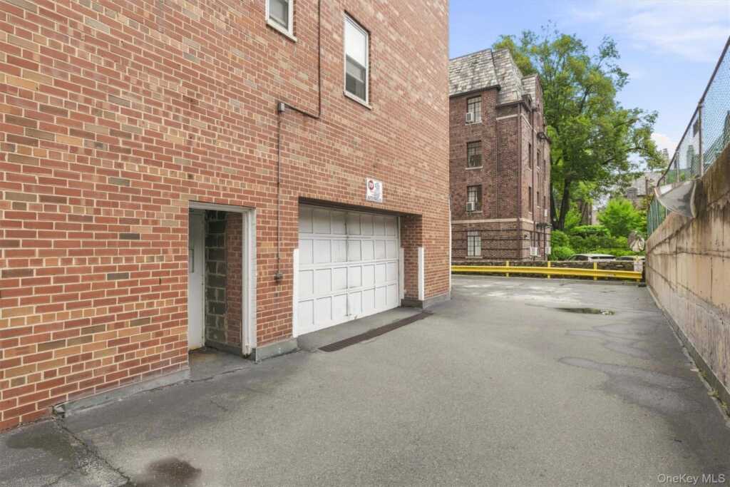 16 Lake Street, Unit #7J, White Plains, NY 10603 - Photo 24 of 30