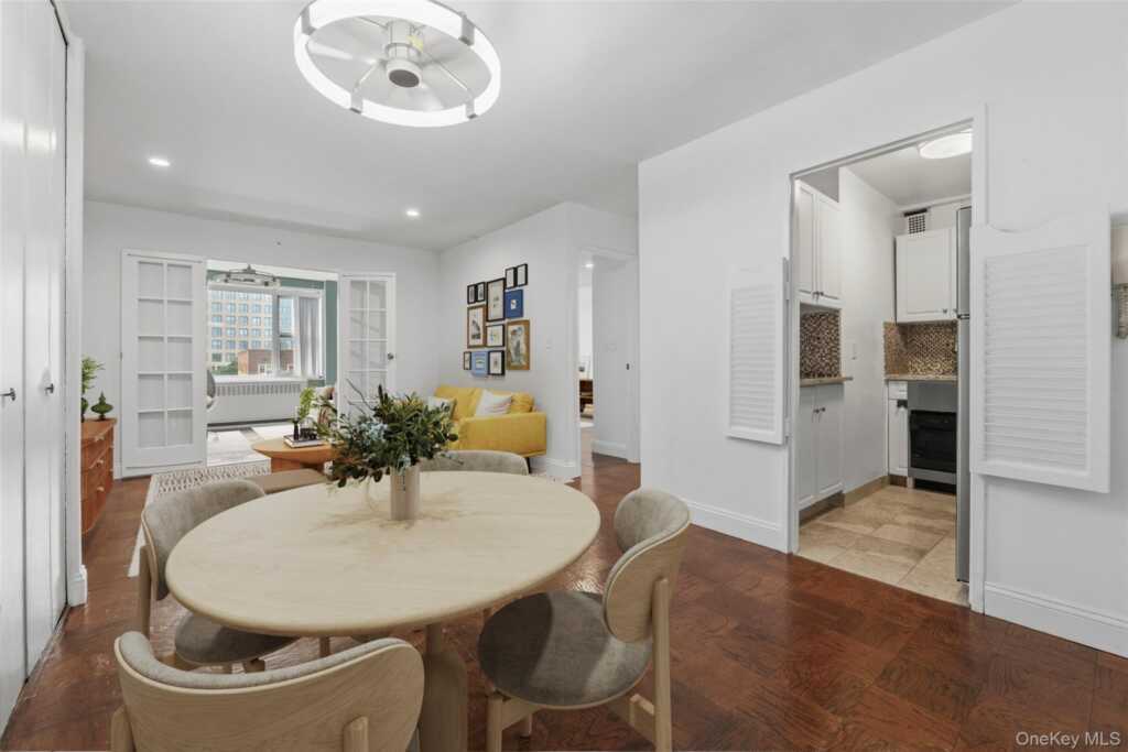 16 Lake Street, Unit #7J, White Plains, NY 10603 - Photo 3 of 30