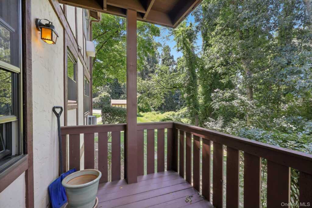 433 Sierra Vista Lane, Valley Cottage, NY 10989 - Photo 12 of 14
