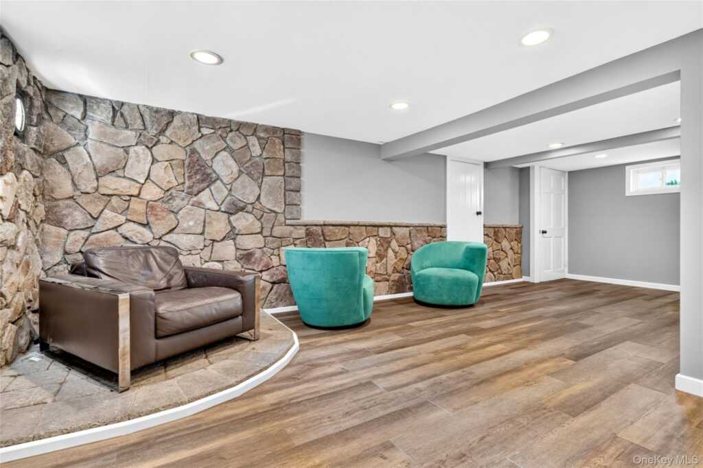 15 W Palisades Avenue, Nanuet, NY 10954 - Photo 34 of 47