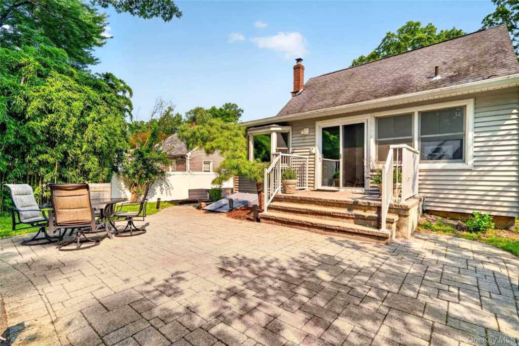 15 W Palisades Avenue, Nanuet, NY 10954 - Photo 38 of 47