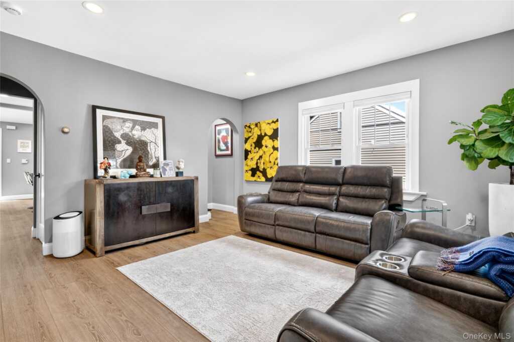 15 W Palisades Avenue, Nanuet, NY 10954 - Photo 3 of 47
