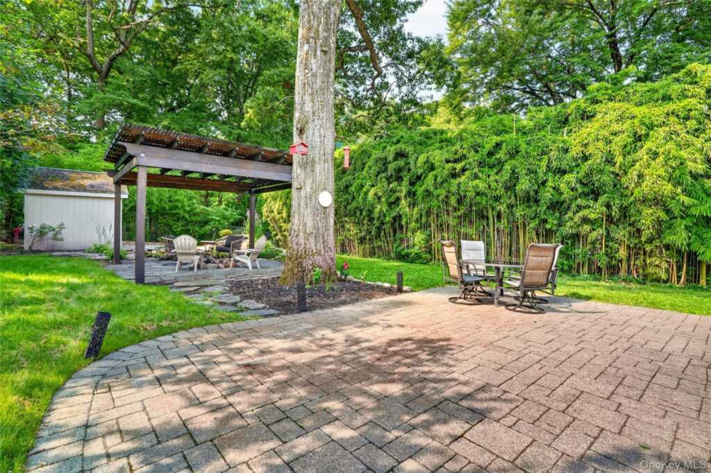 15 W Palisades Avenue, Nanuet, NY 10954 - Photo 39 of 47