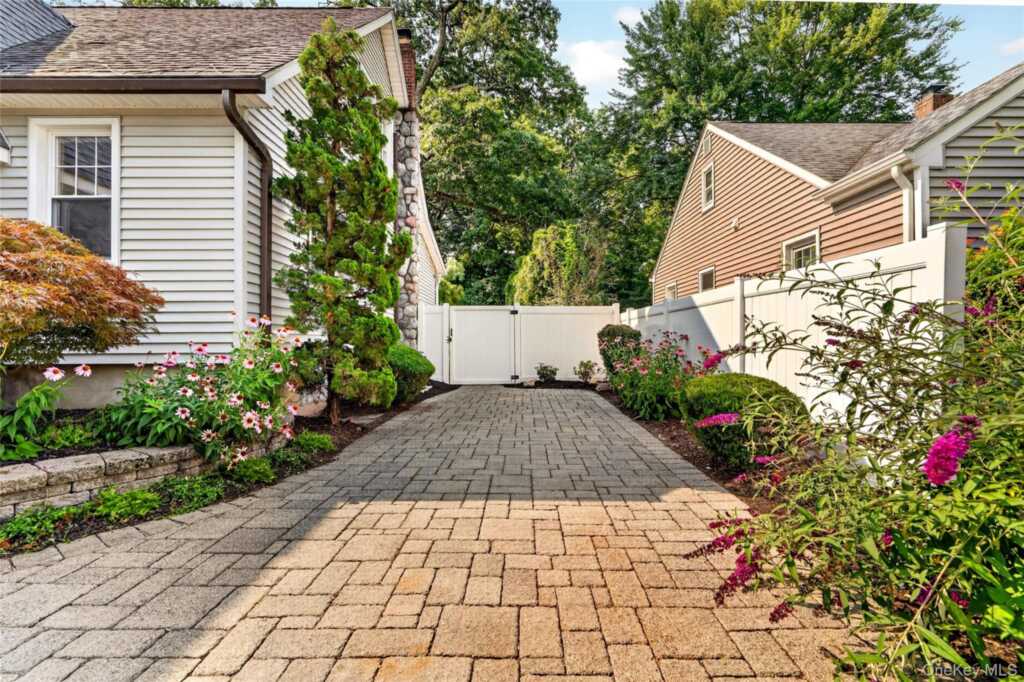 15 W Palisades Avenue, Nanuet, NY 10954 - Photo 44 of 47