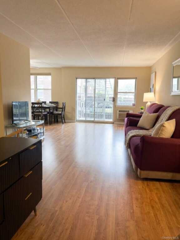 35 Park Avenue, Unit #1M, Suffern, NY 10901 - Photo 3 of 11