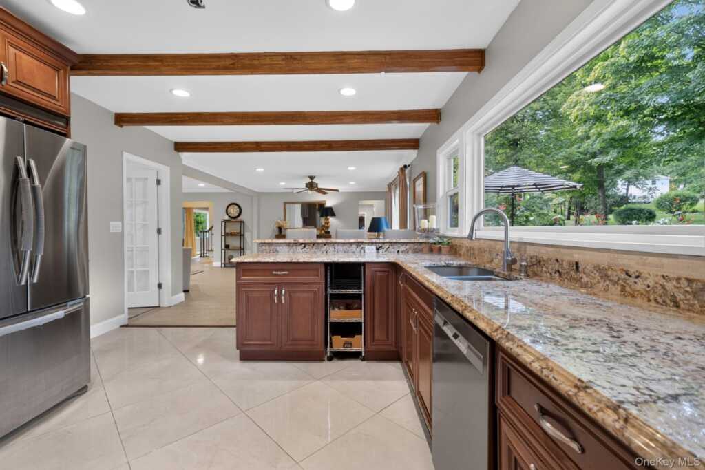 10 Copeland Drive, Suffern, NY 10901 - Photo 10 of 32
