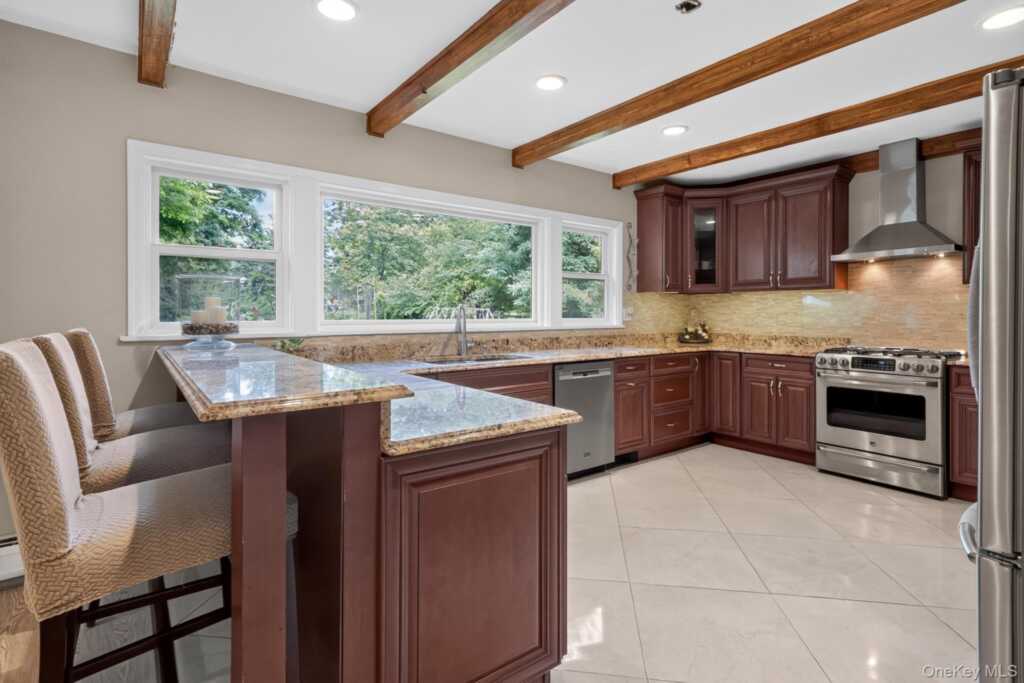 10 Copeland Drive, Suffern, NY 10901 - Photo 9 of 32