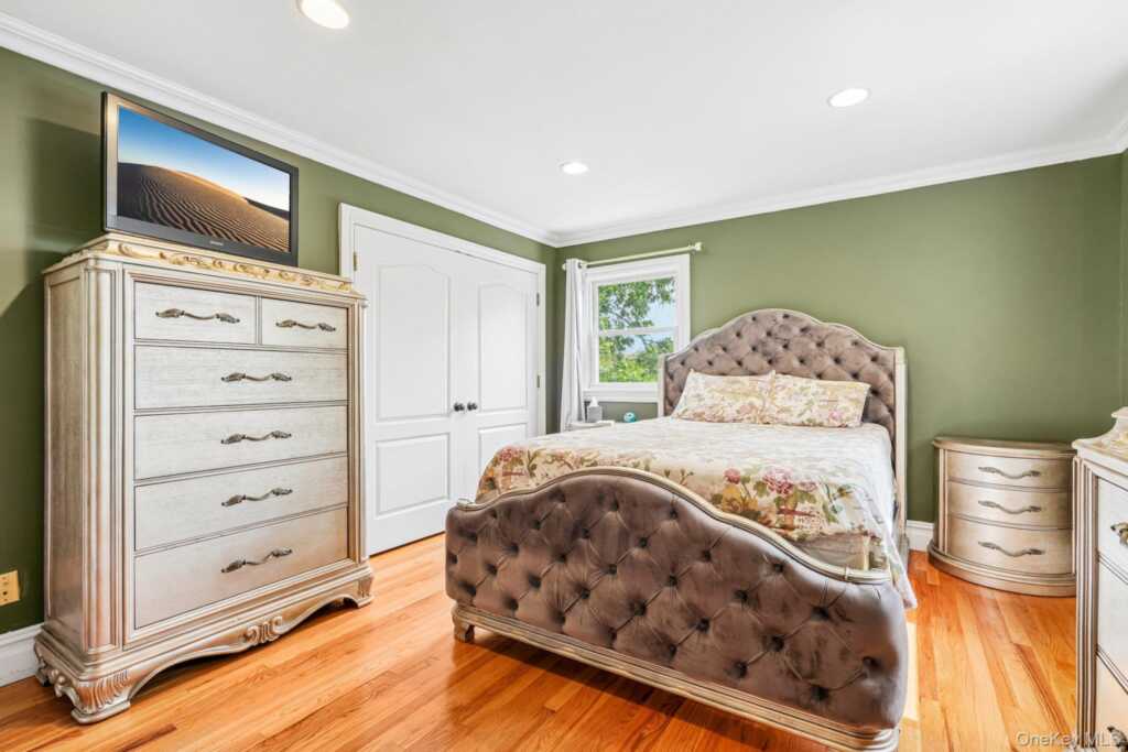 136 Orchid Drive, Pearl River, NY 10965 - Photo 15 of 43