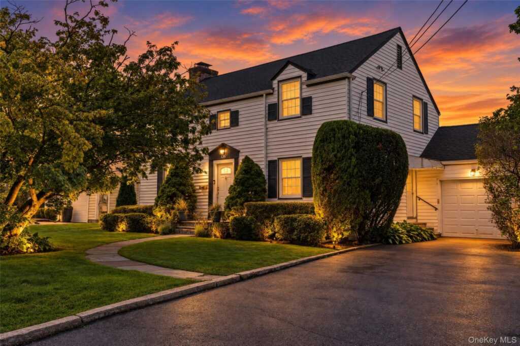 136 Wilmot Circle, New Rochelle, NY 10583