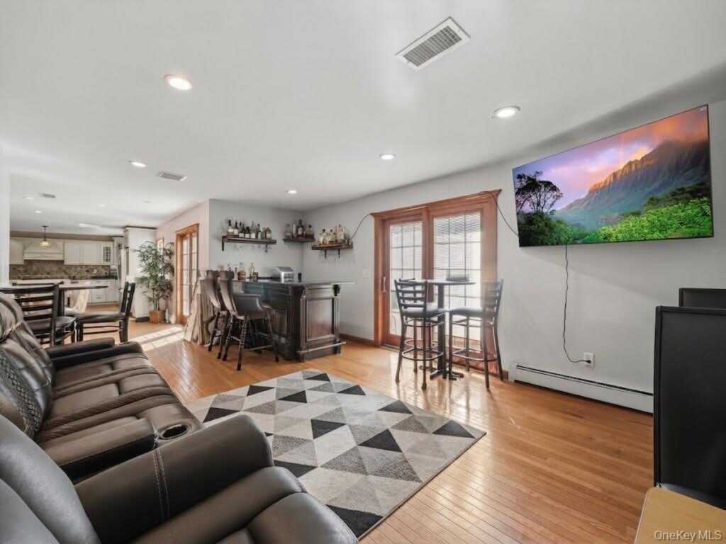 21 Argow Place, Nanuet, NY 10954 - Photo 10 of 30