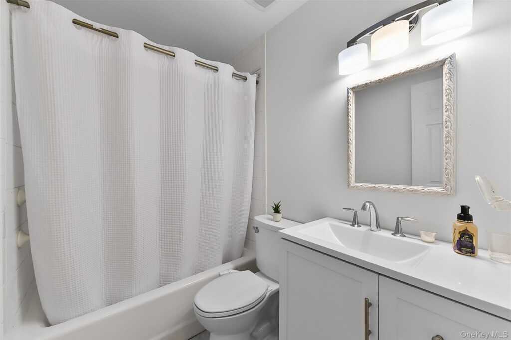 96 Lake Nanuet, Nanuet, NY 10954 - Photo 16 of 49