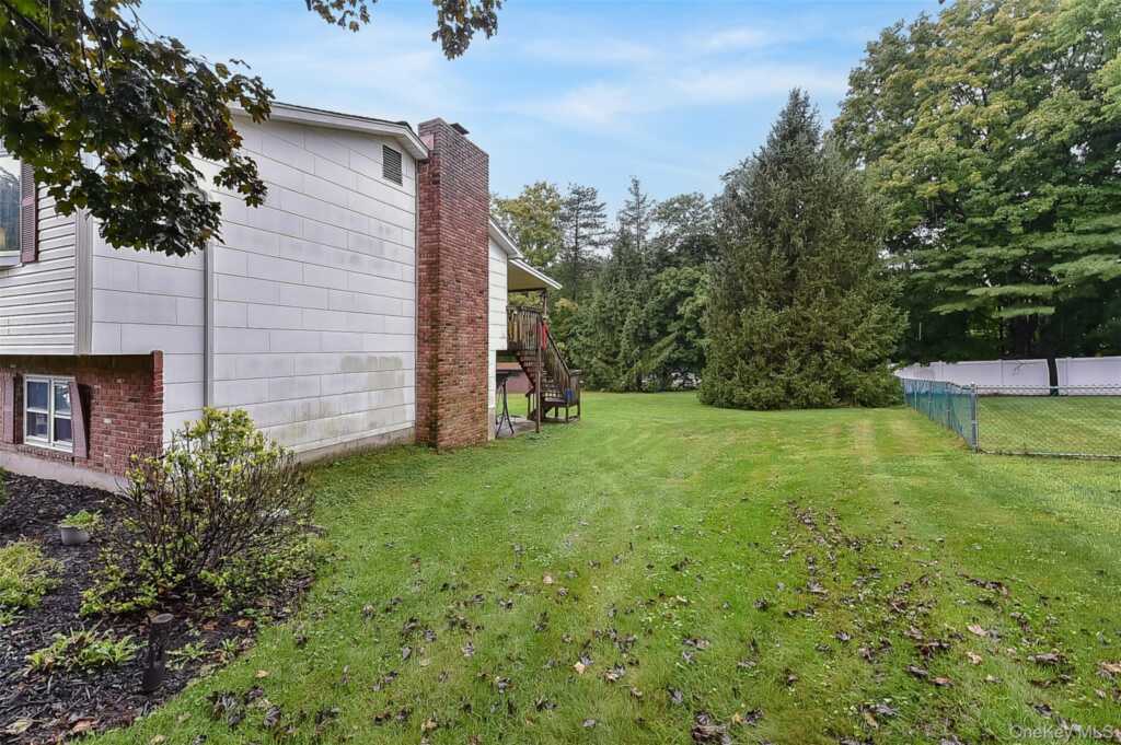 96 Lake Nanuet, Nanuet, NY 10954 - Photo 40 of 49