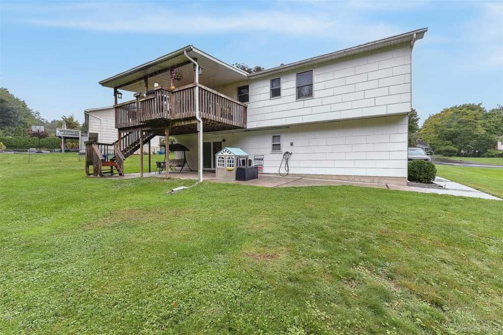 96 Lake Nanuet, Nanuet, NY 10954 - Photo 45 of 49