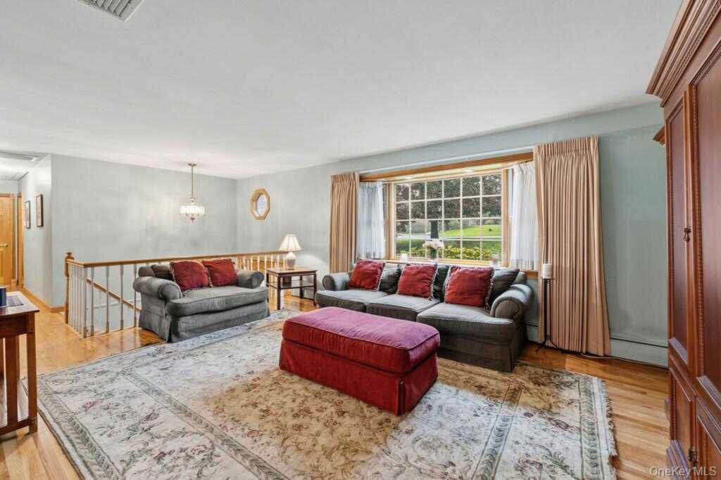 5 Newport Court, Suffern, NY 10901 - Photo 7 of 33