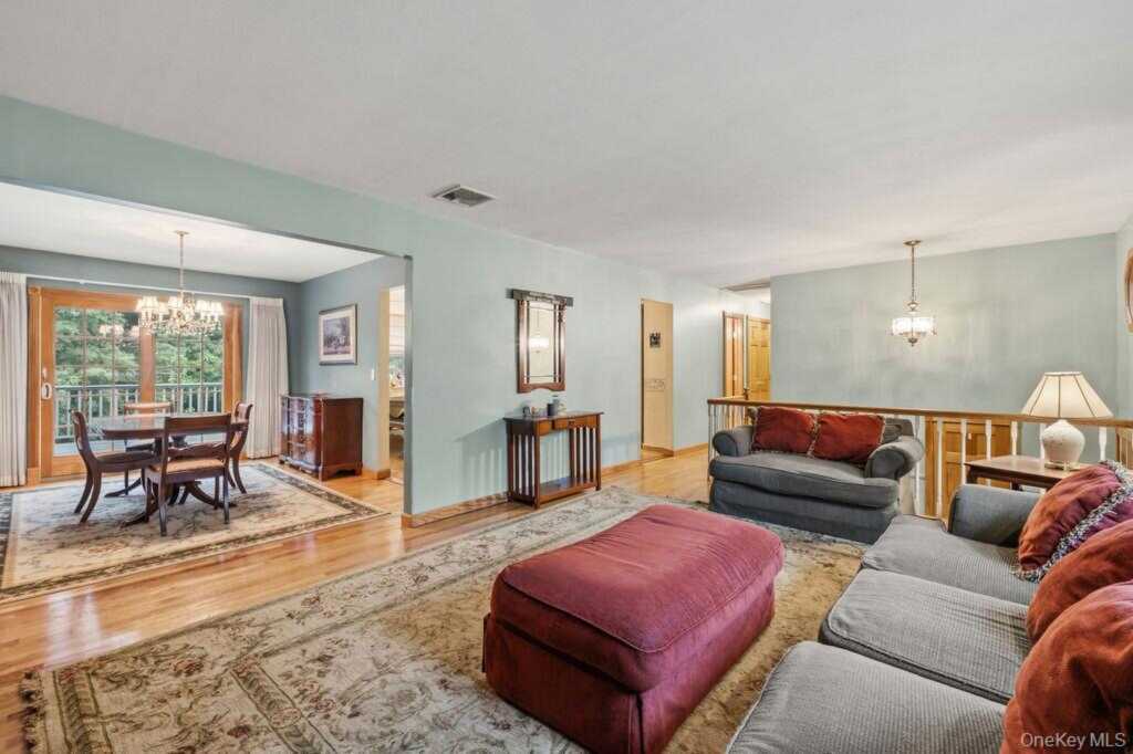 5 Newport Court, Suffern, NY 10901 - Photo 8 of 33