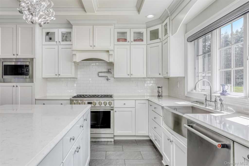 10 Cobblestone Farm Court, Suffern, NY 10901 - Photo 17 of 37