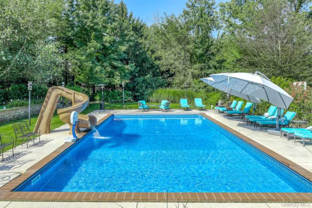 10 Cobblestone Farm Court, Suffern, NY 10901 - Photo 5 of 37