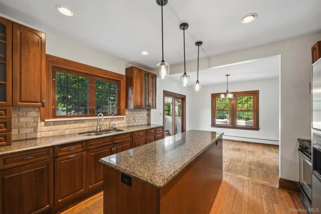 7 Atlantic Avenue, Nanuet, NY 10954 - Photo 10 of 27