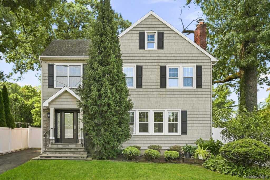 7 Atlantic Avenue, Nanuet, NY 10954 - Photo 1 of 27