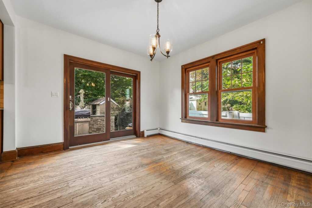 7 Atlantic Avenue, Nanuet, NY 10954 - Photo 8 of 27